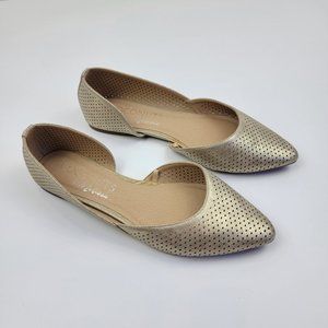 Coconuts by Matisse Gold Perforated D'orsay Pointed Toe Flats NWOT Size 8